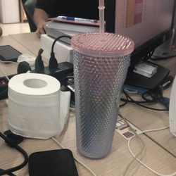Cốc nước mới dùng thôi