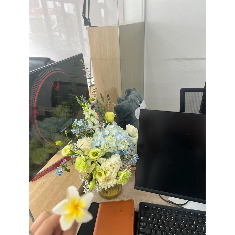 Máy hâm sữa flatz màu trắng còn bảo hành 3139