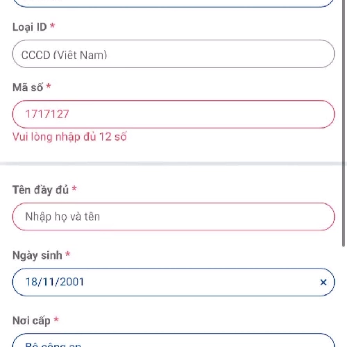 Laptop màu đen bàn phím chiclet cạnh viền mỏng cổng sạc Type-C