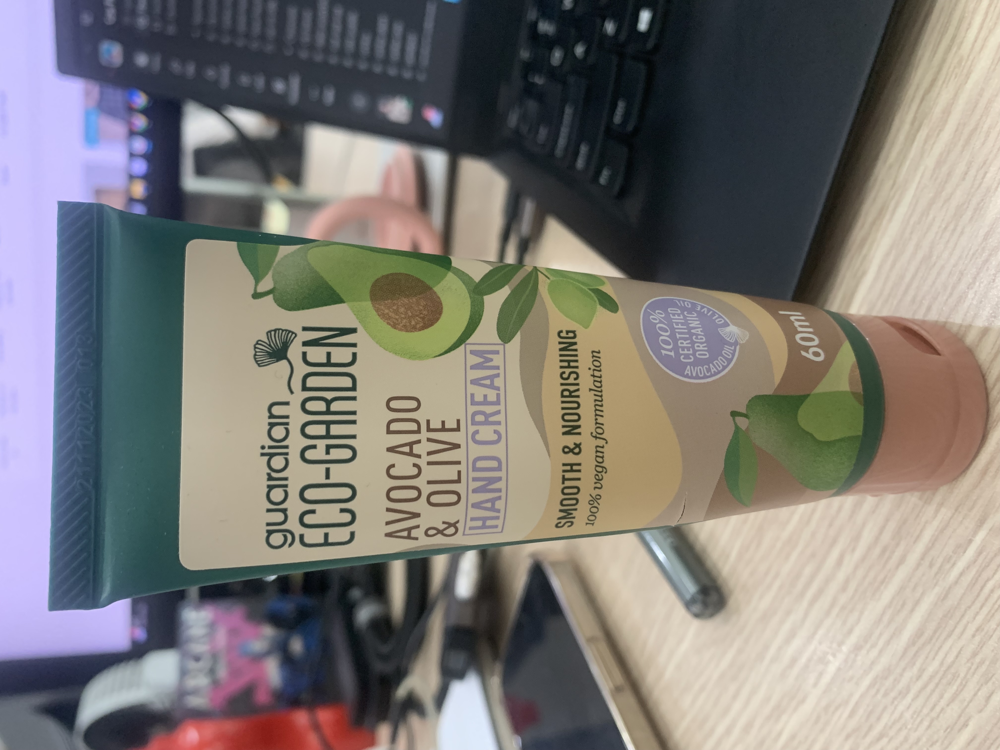 Kem dưỡng và tinh chất avocad & olive hand cream organic