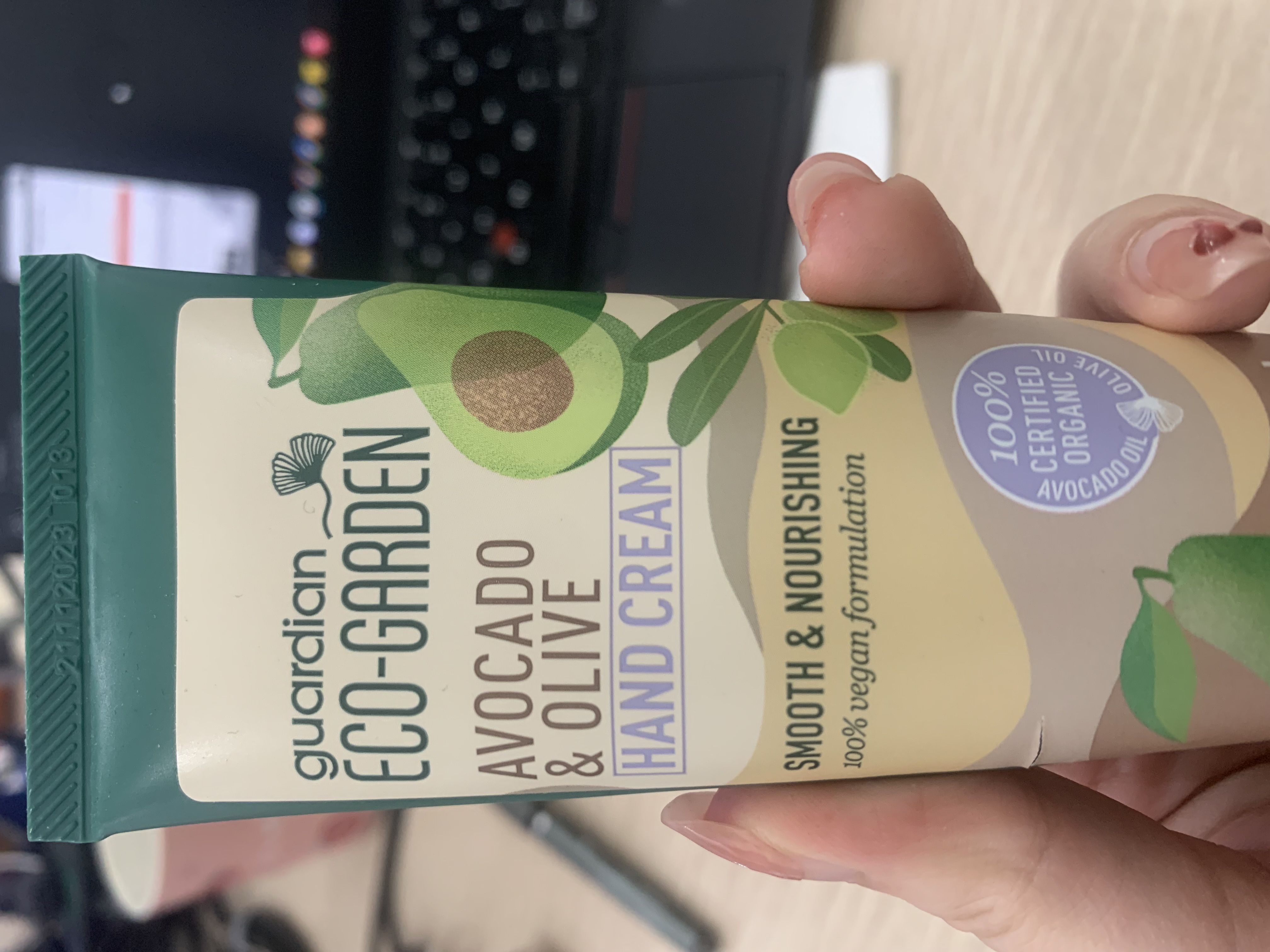 Kem dưỡng và tinh chất avocad & olive hand cream organic 3638